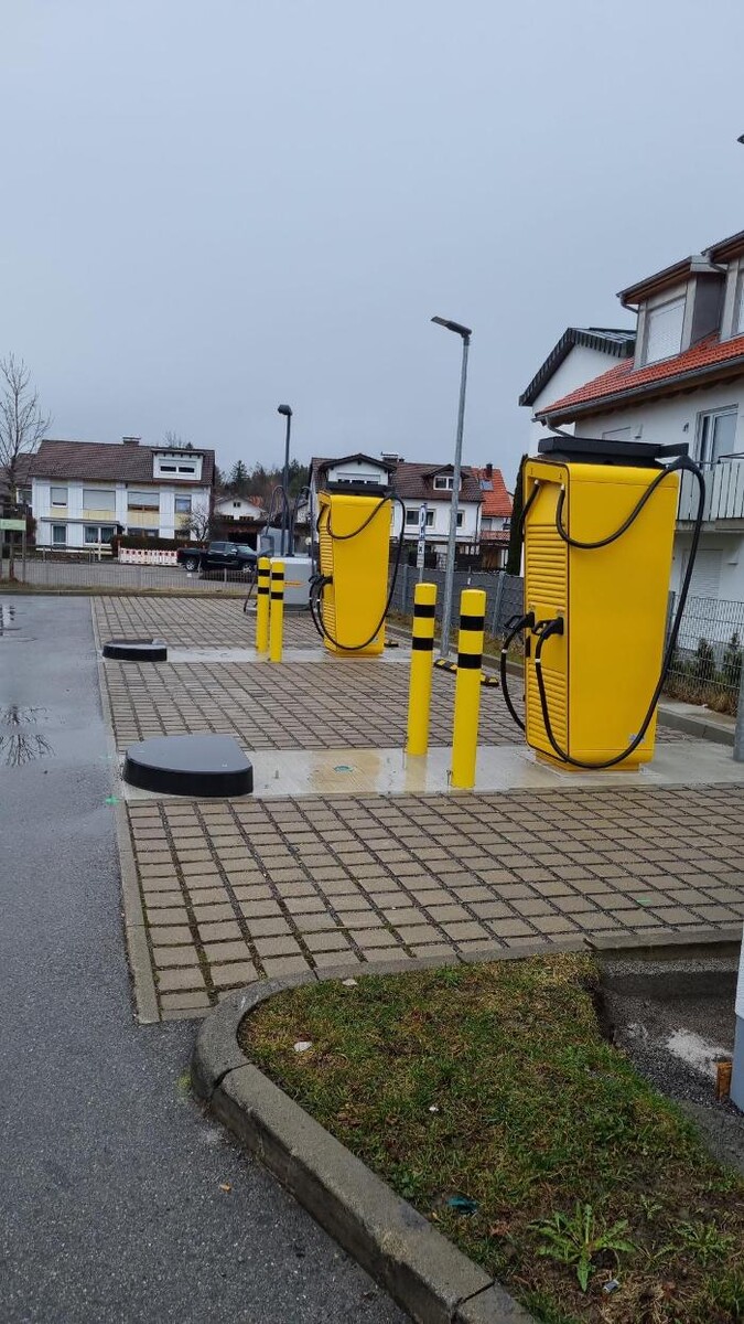 Bilder JET Ladestation