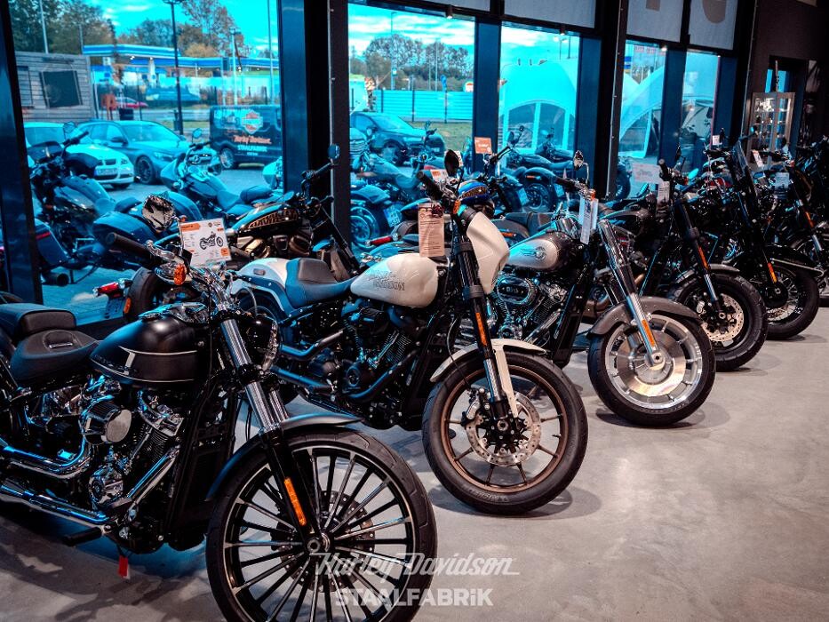 Bilder Harley-Davidson Händler Staalfabrik Rostock