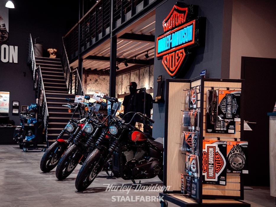 Bilder Harley-Davidson Händler Staalfabrik Rostock