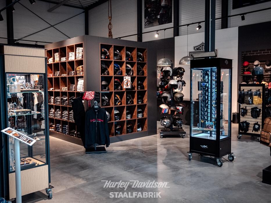 Bilder Harley-Davidson Händler Staalfabrik Rostock