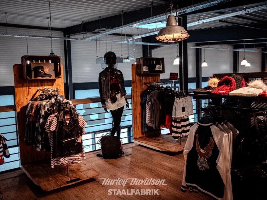 Bilder Harley-Davidson Händler Staalfabrik Rostock