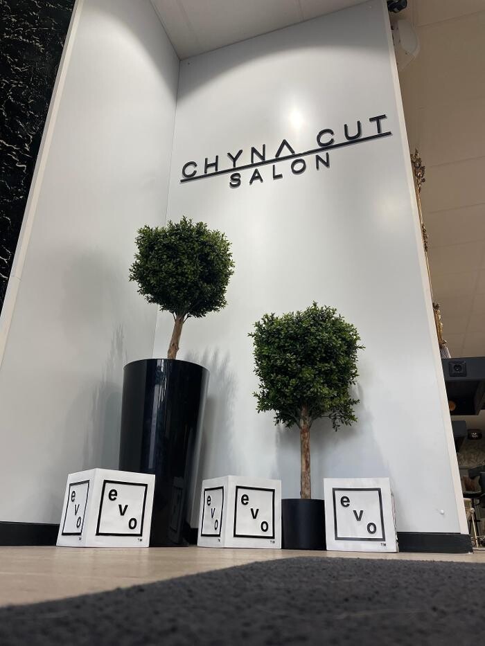 Bilder Chyna Cut Salon