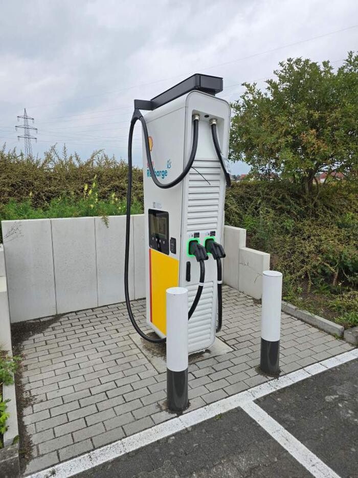 Bilder Shell Recharge Charging Station