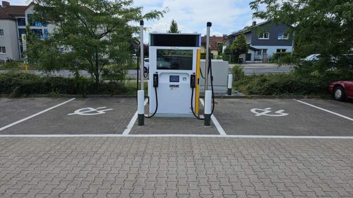 Bilder Shell Recharge Charging Station