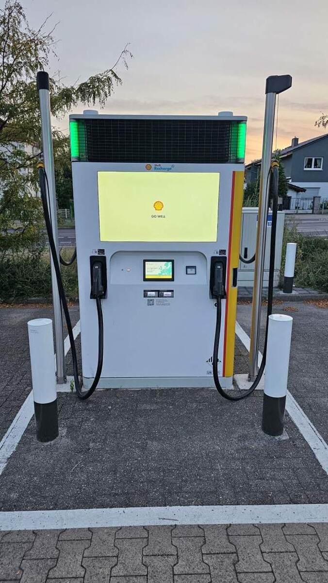 Bilder Shell Recharge Charging Station