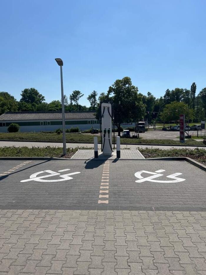 Bilder Shell Recharge Charging Station