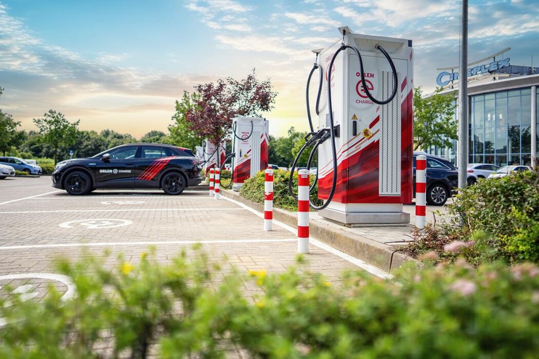 Bilder ORLEN CHARGE Ladestation