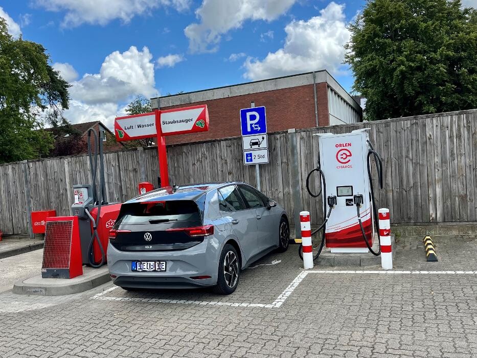 Bilder ORLEN CHARGE Ladestation
