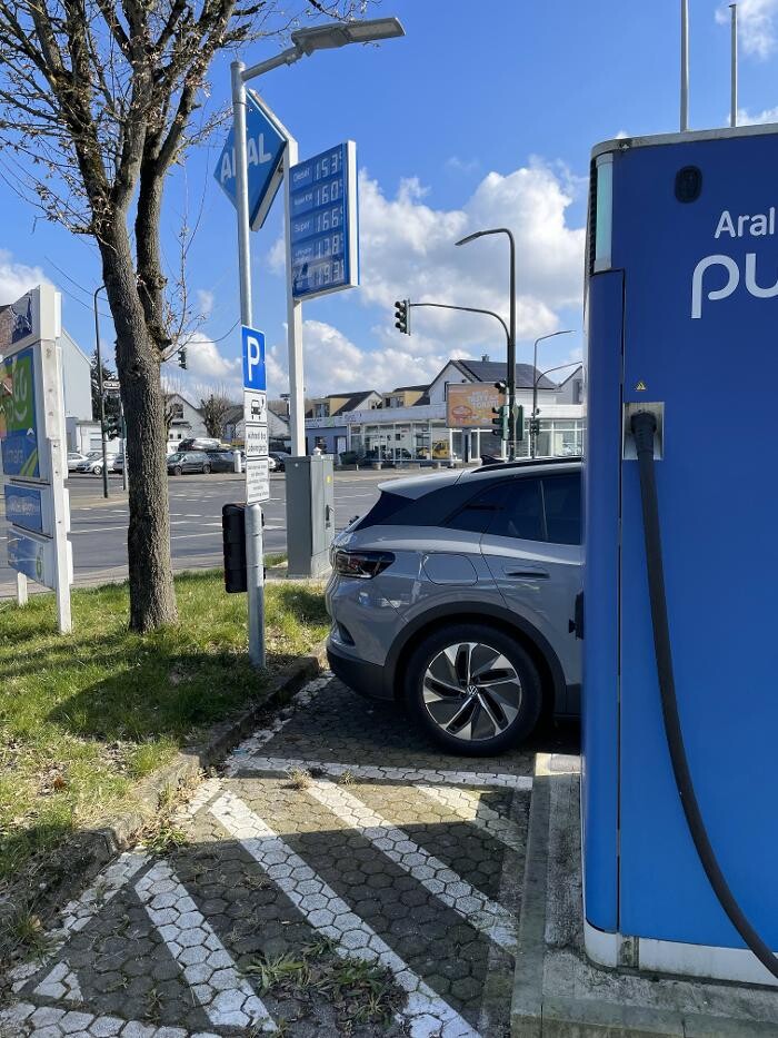 Bilder Aral pulse Ladestation