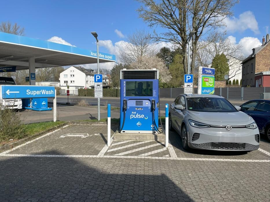 Bilder Aral pulse Ladestation