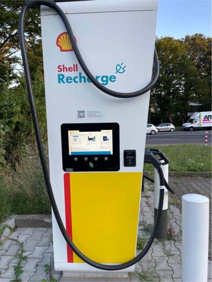 Bilder Shell Recharge Charging Station
