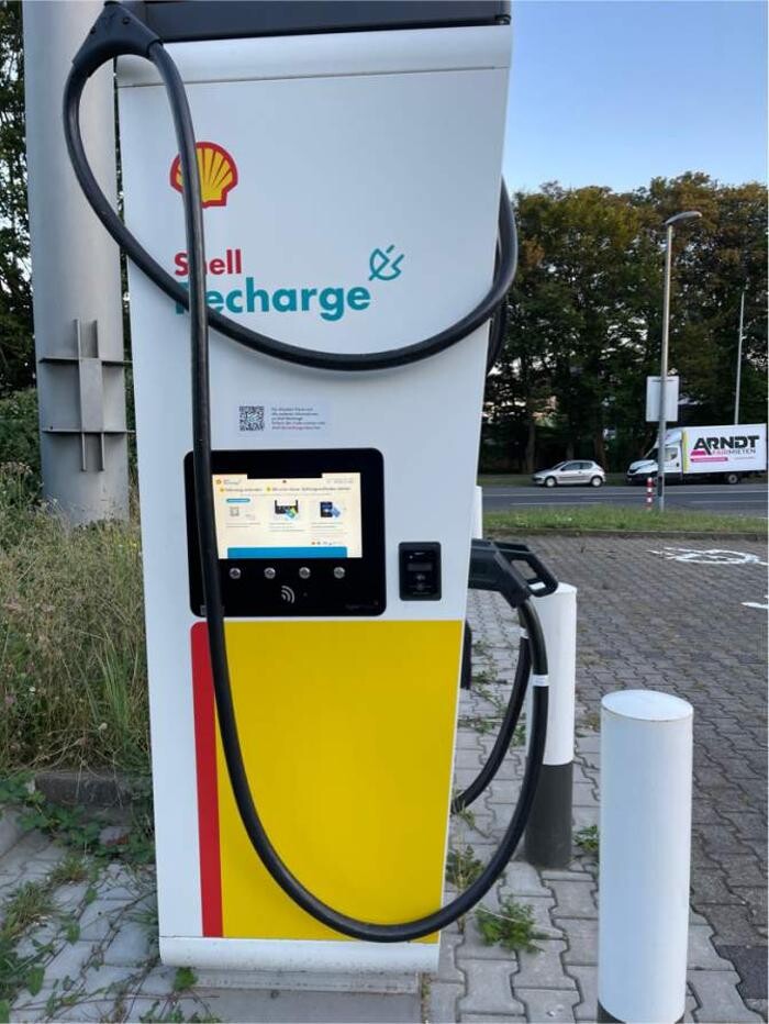 Bilder Shell Recharge Charging Station