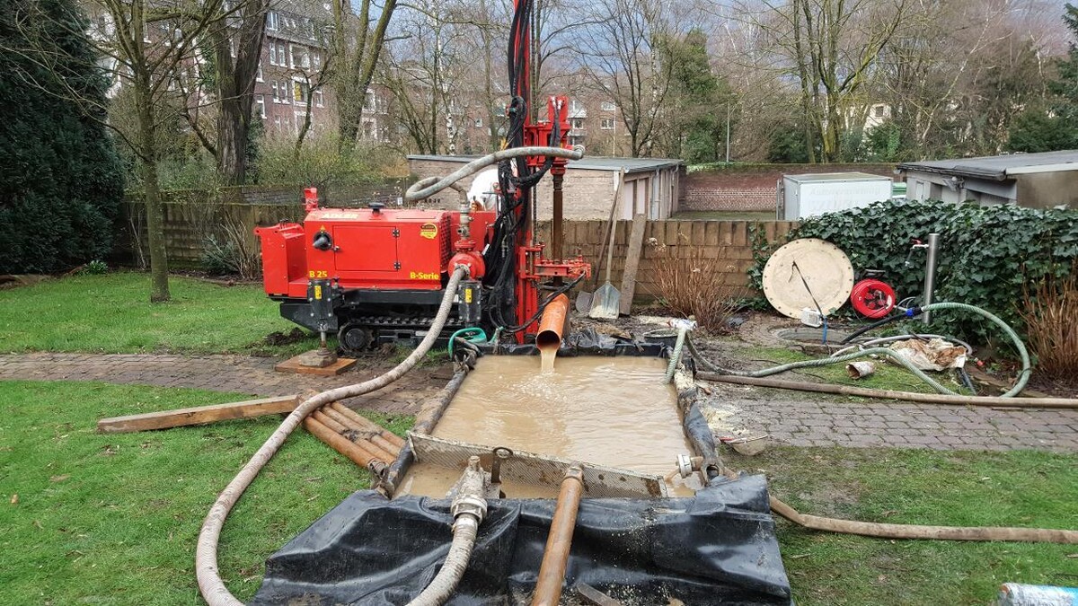 Bilder DIE BRUNNENBOHRER