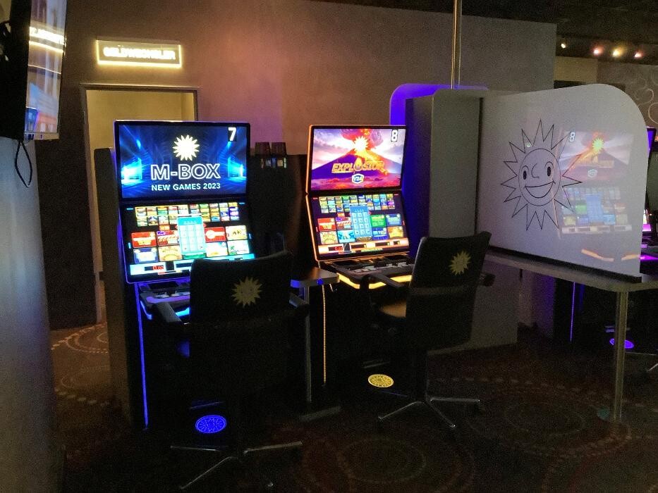 Bilder MERKUR SPIELHALLE Lotte