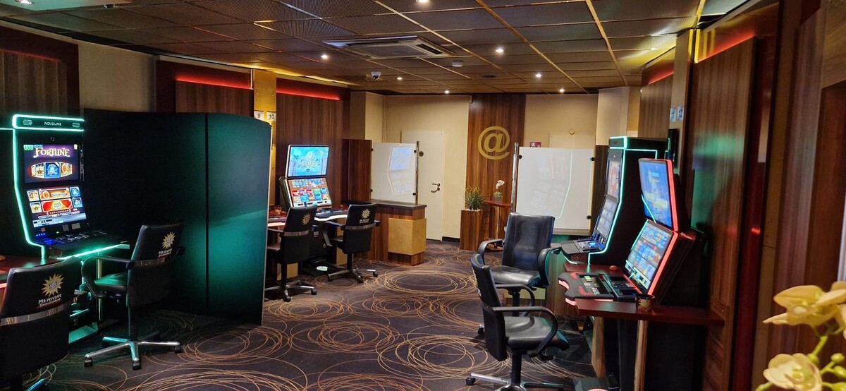Bilder PLAYLOUNGE SPIELHALLE Brake
