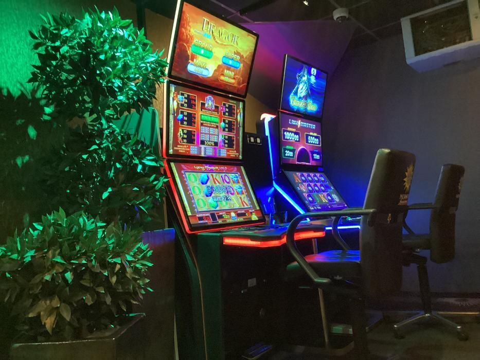 Bilder MERKUR SPIELHALLE Leer