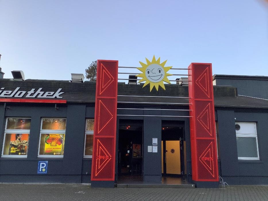 Bilder MERKUR SPIELHALLE Solingen