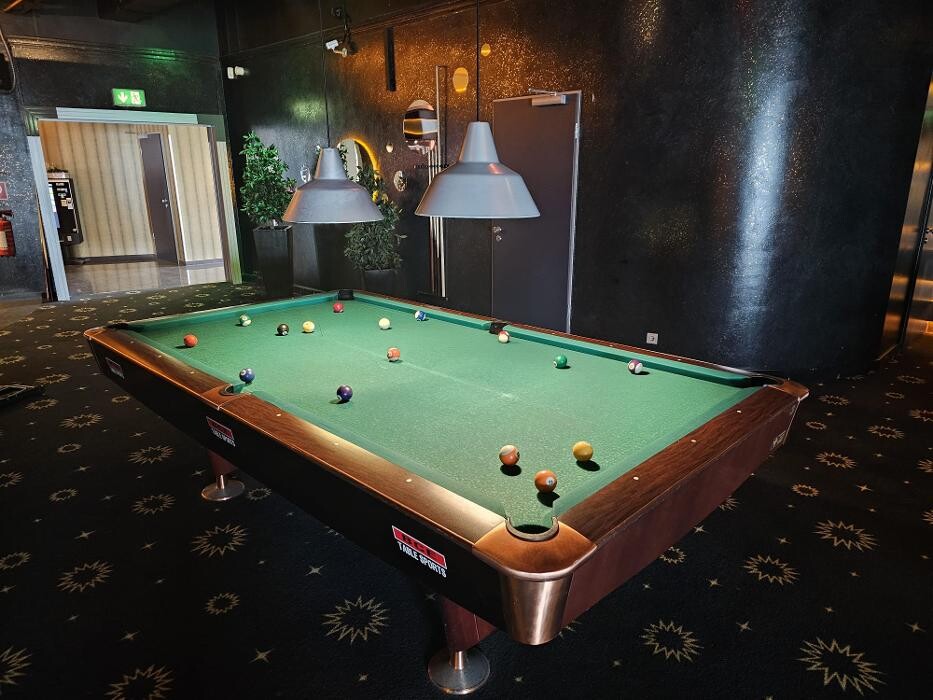 Bilder MERKUR SPIELHALLE Petersberg