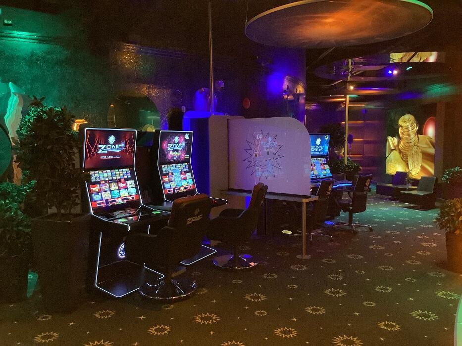 Bilder MERKUR SPIELHALLE Zwickau