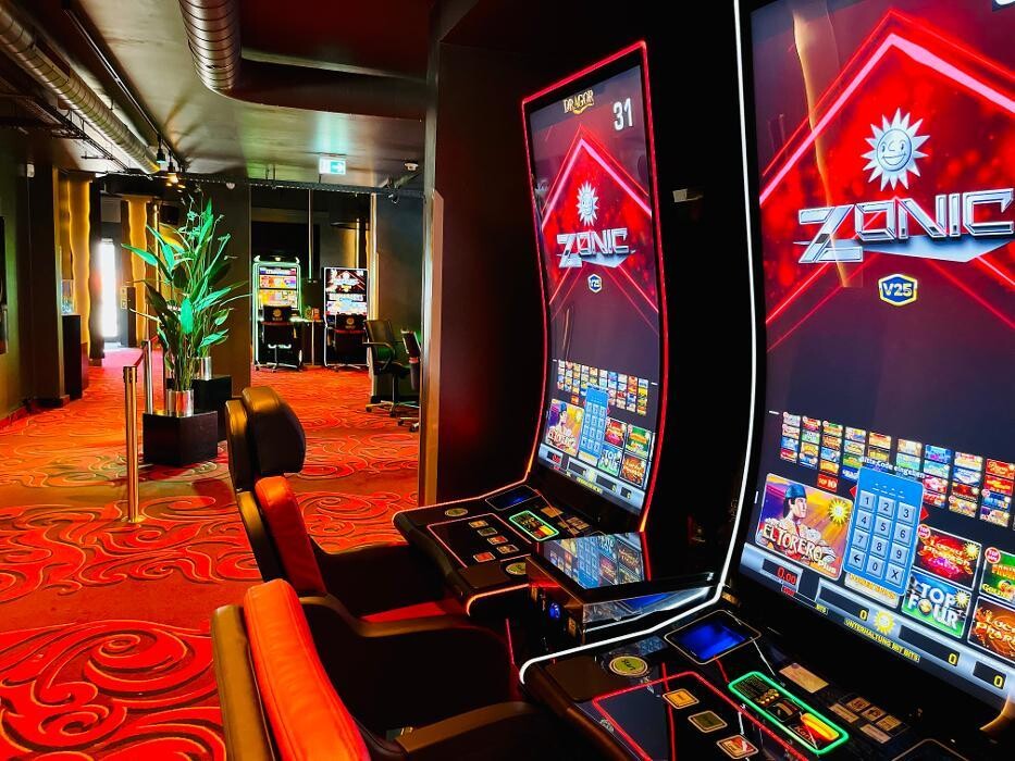 Bilder MERKUR SPIELHALLE Freising