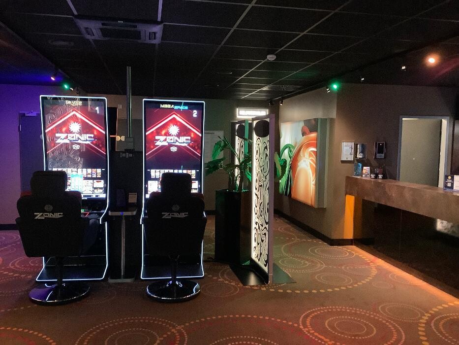 Bilder MERKUR SPIELHALLE Schleswig