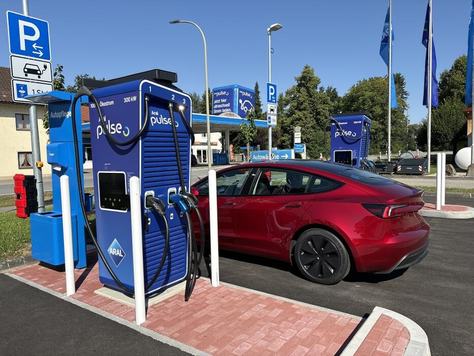 Bilder Aral pulse Ladestation