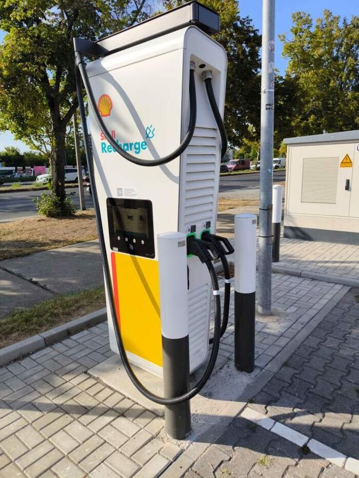 Bilder Shell Recharge Charging Station