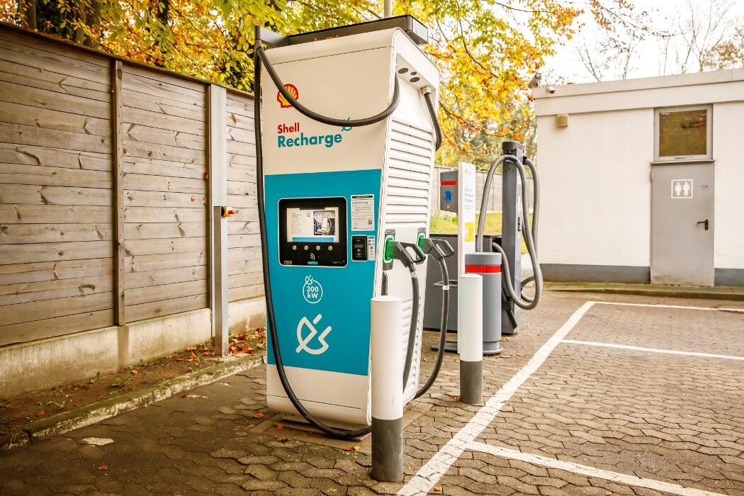 Bilder Shell Recharge Charging Station