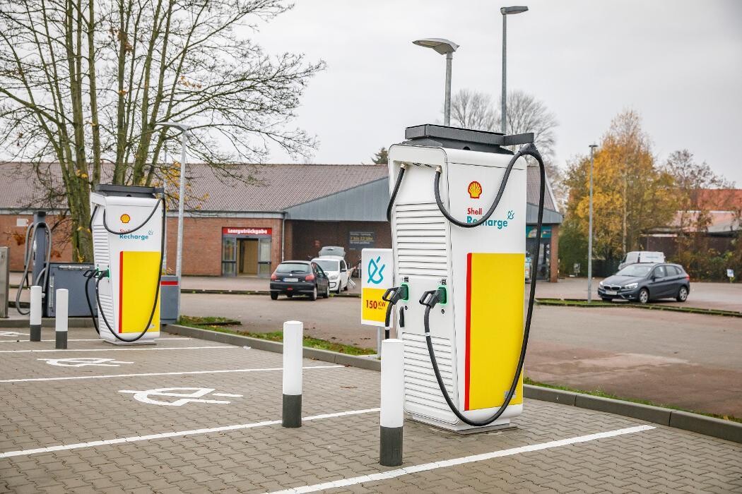 Bilder Shell Recharge Charging Station