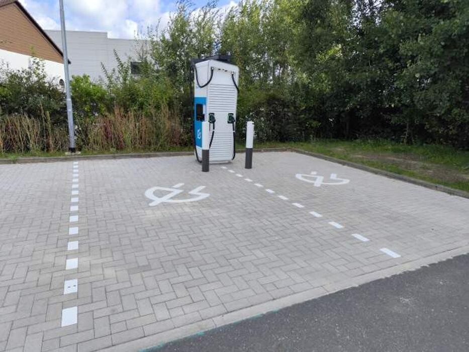 Bilder Shell Recharge Charging Station