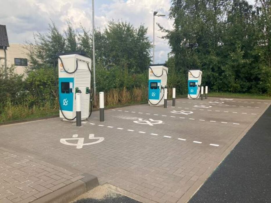 Bilder Shell Recharge Charging Station