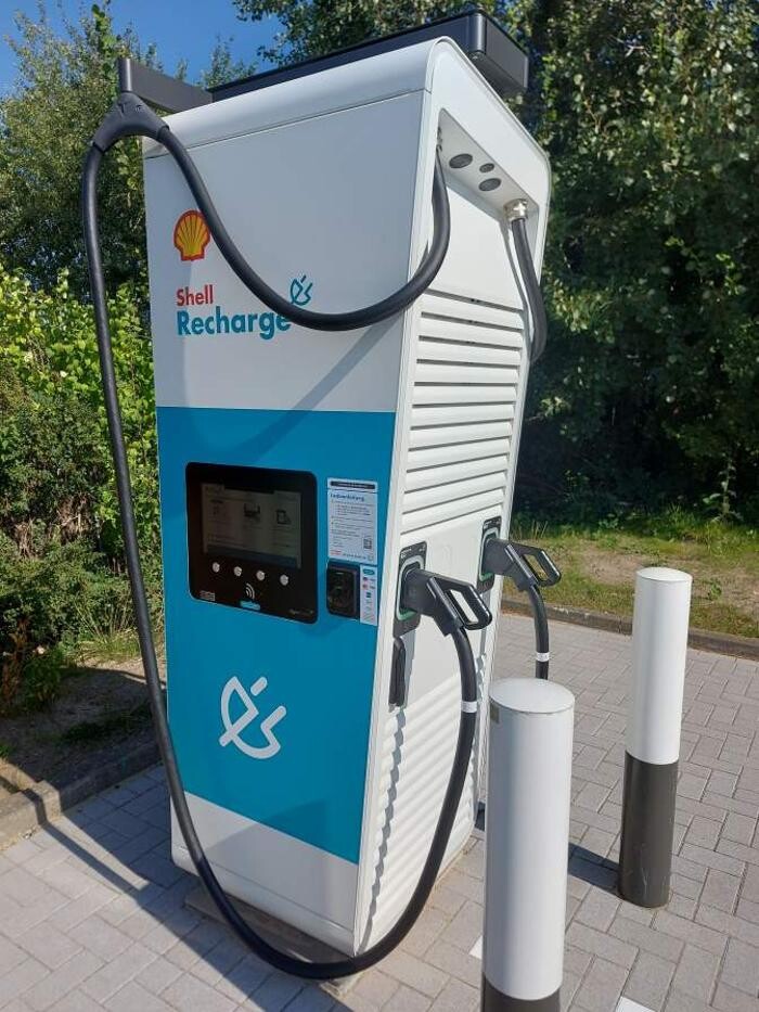 Bilder Shell Recharge Charging Station