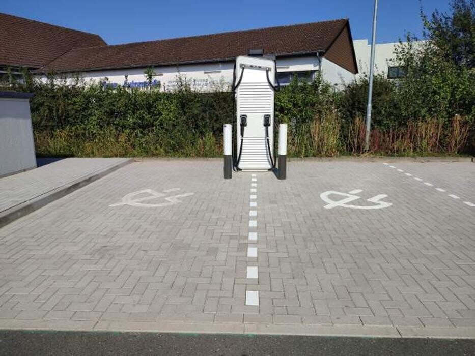 Bilder Shell Recharge Charging Station