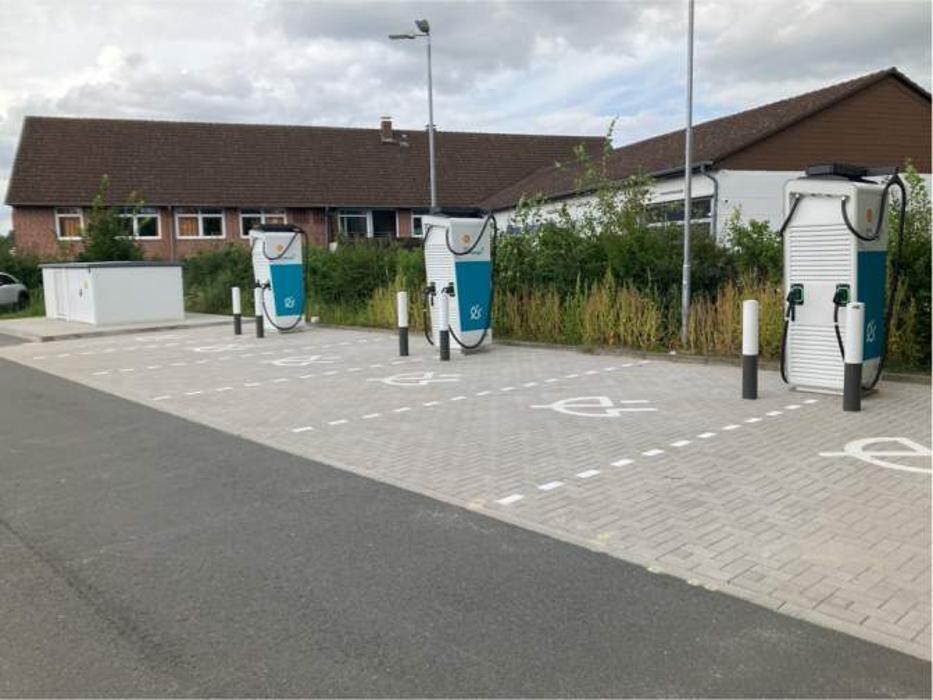 Bilder Shell Recharge Charging Station