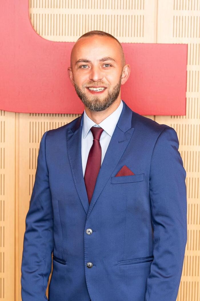 Bilder ERGO Versicherung Hasan Keskin