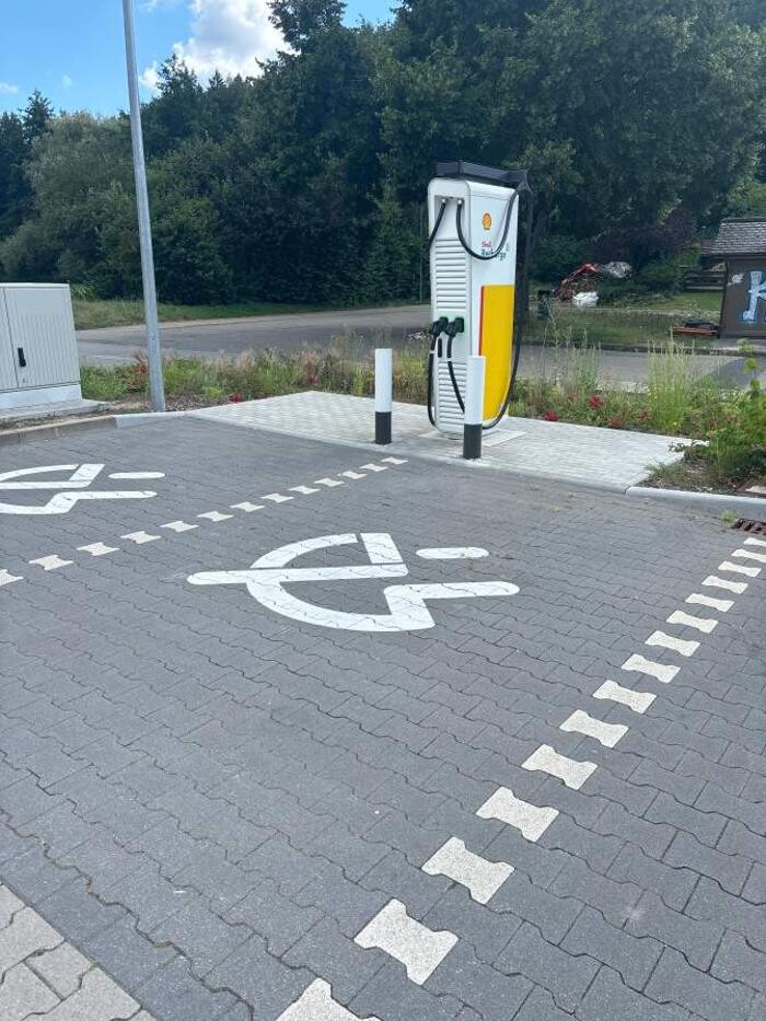 Bilder Shell Recharge Charging Station