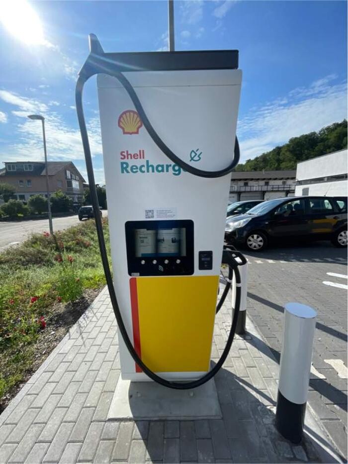 Bilder Shell Recharge Charging Station