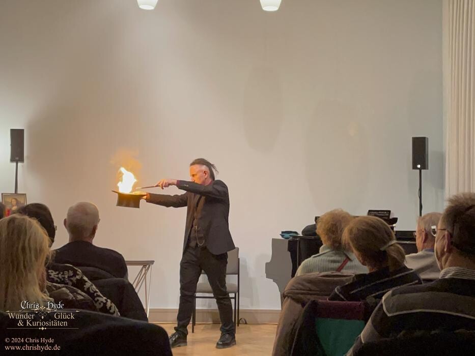 Bilder Magier Chris Hyde