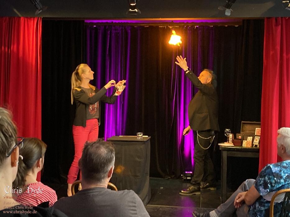 Bilder Magier Chris Hyde