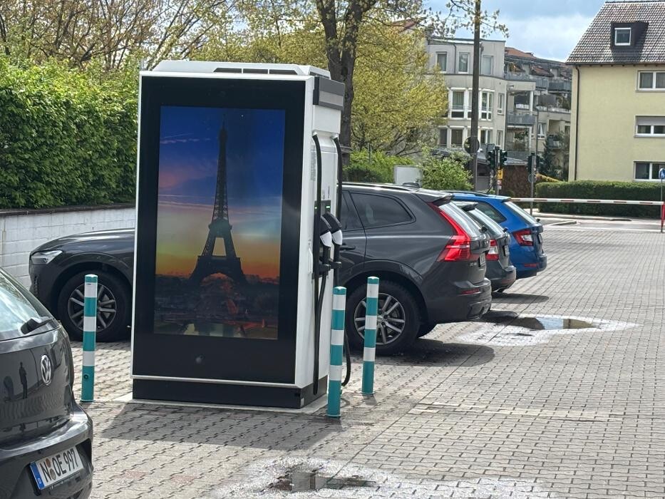 Bilder ChargeOne Ladestation