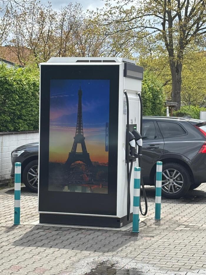 Bilder ChargeOne Ladestation