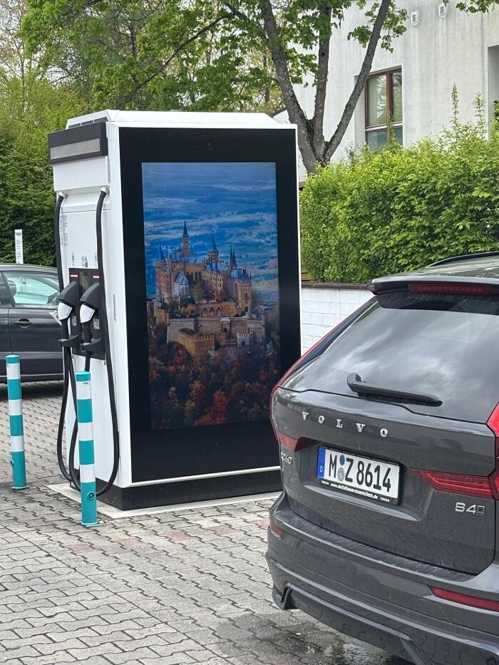 Bilder ChargeOne Ladestation