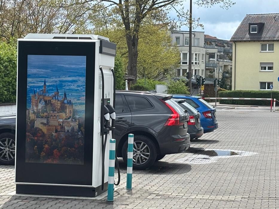 Bilder ChargeOne Ladestation
