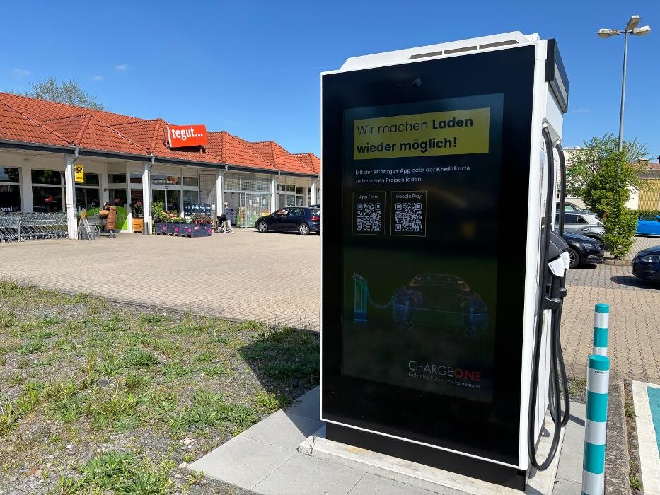Bilder ChargeOne Ladestation