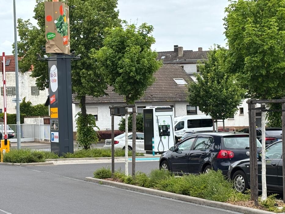 Bilder ChargeOne Ladestation