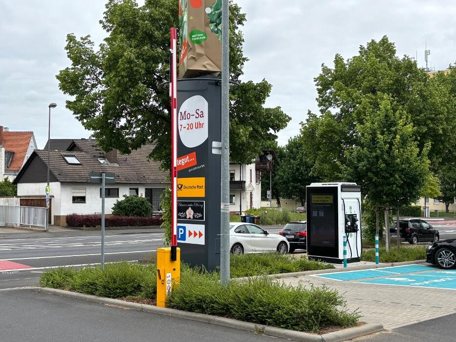 Bilder ChargeOne Ladestation