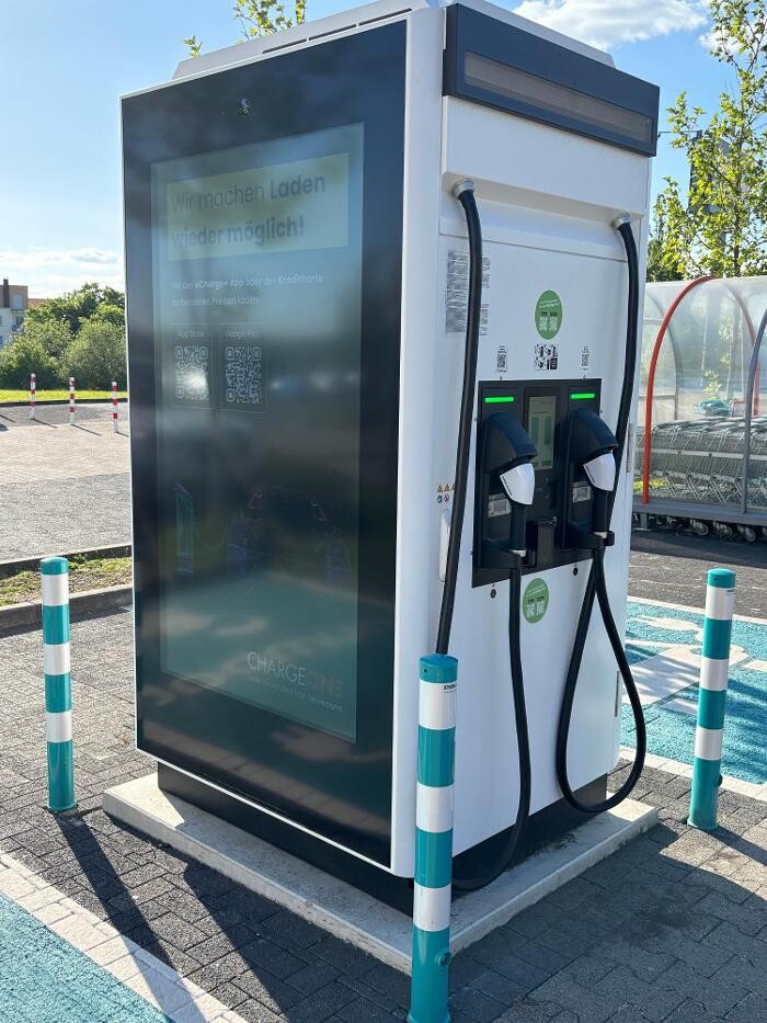 Bilder ChargeOne Ladestation