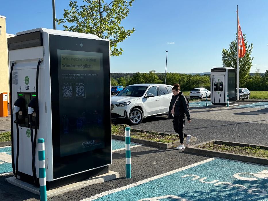Bilder ChargeOne Ladestation