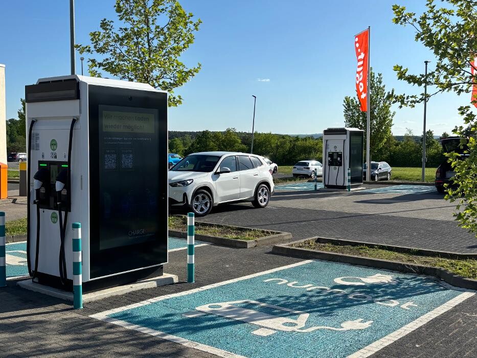 Bilder ChargeOne Ladestation