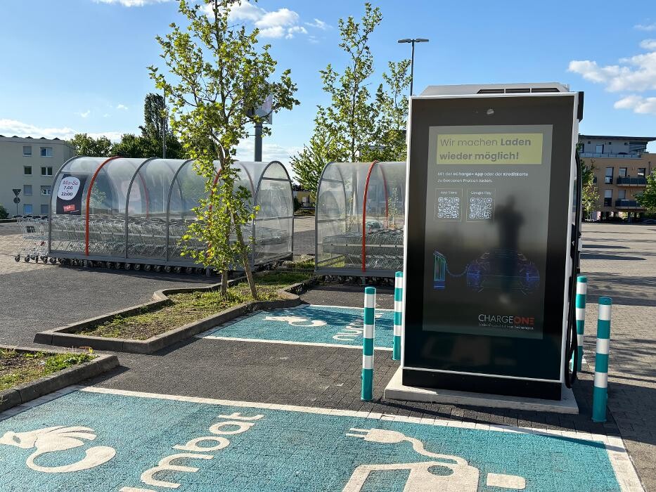 Bilder ChargeOne Ladestation